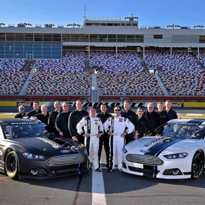 2012_nascar_presentation_fordfusion2013_06