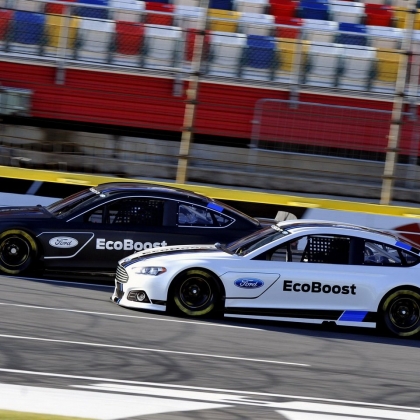 2012_nascar_presentation_fordfusion2013_09