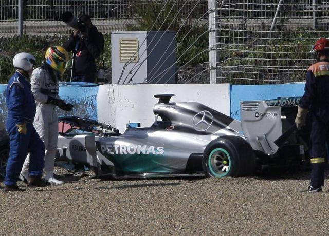 Essais-de-Jerez-accident-hamilton