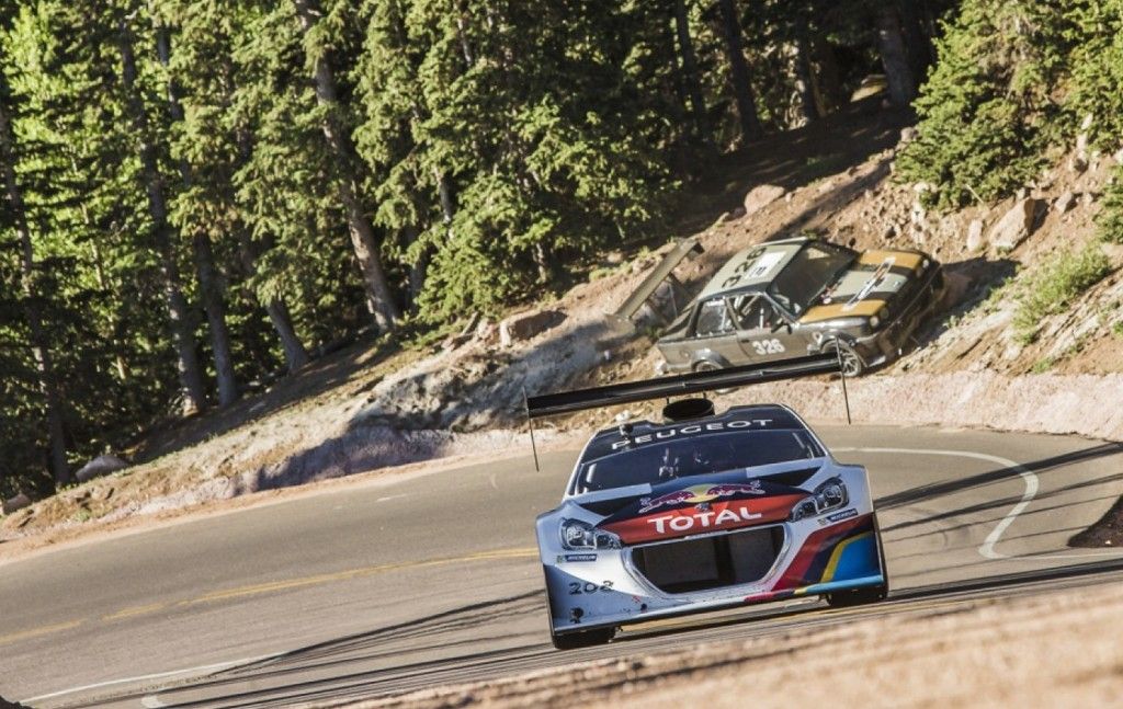 Loeb-regale-a-Pikes-Peak