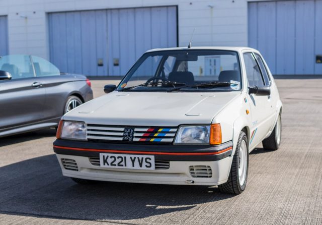 Peugeot-205-rallye