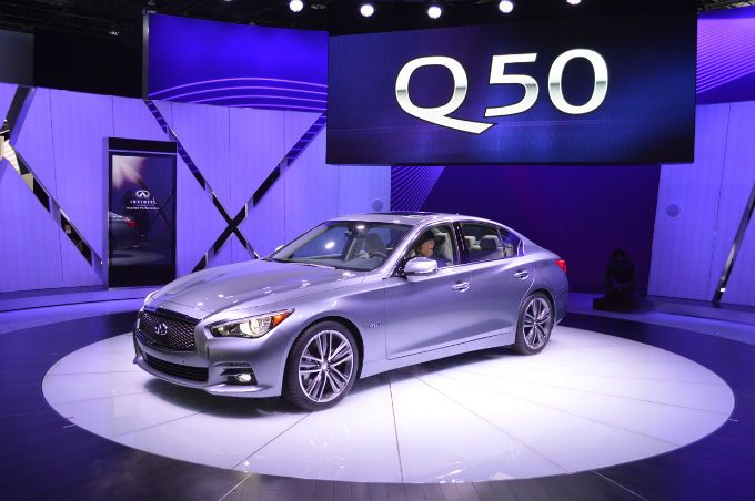 infiniti-q50-grise