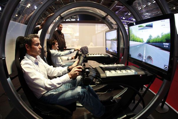 Simulation automobile, simulation voiture de course auto et pilotage